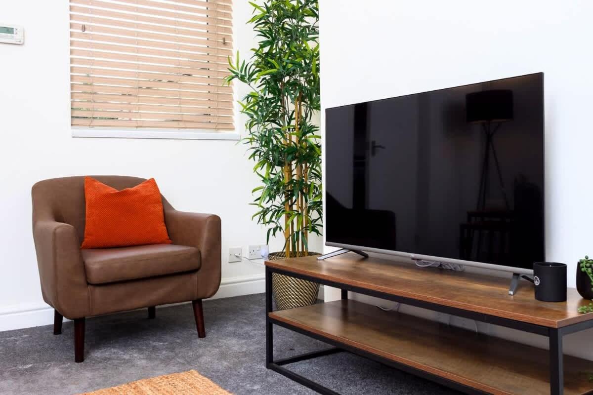 Penkhull House By Truestays - 4 Bedroom House In Stoke-On-Trent Stoke-on-Trent Exterior foto